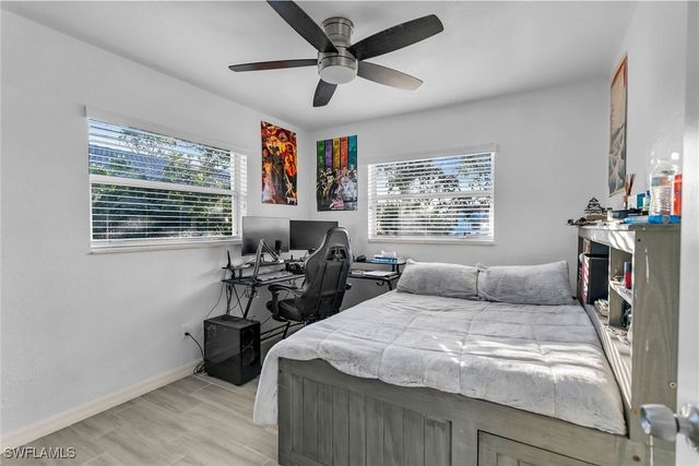 4926 Triton CT W, Cape Coral, FL 33904