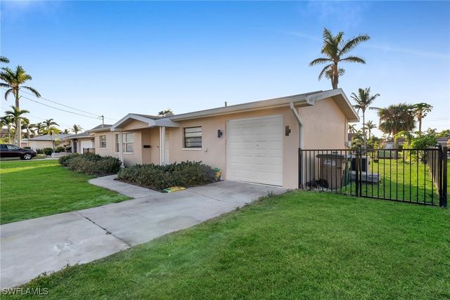 4926 Triton CT W, Cape Coral, FL 33904