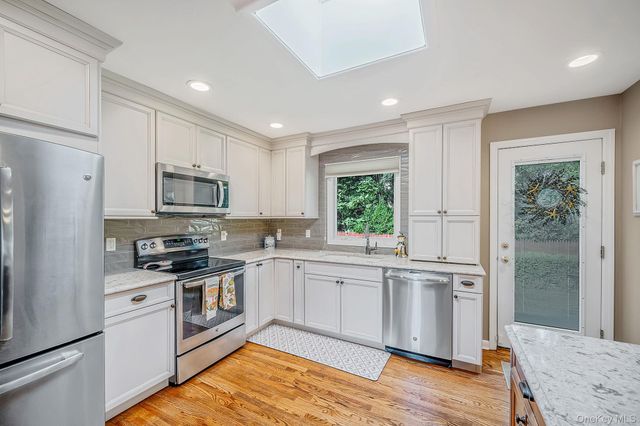 46 Marbeth Circle, Miller Place, NY 11764