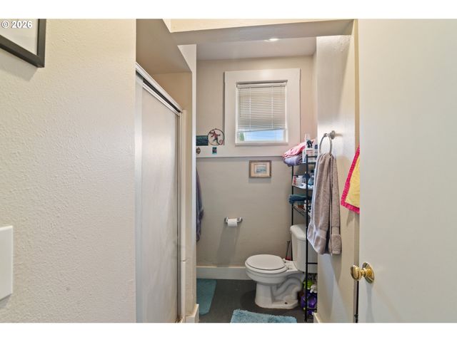 7521 N GLOUCESTER Ave N, Portland, OR 97203
