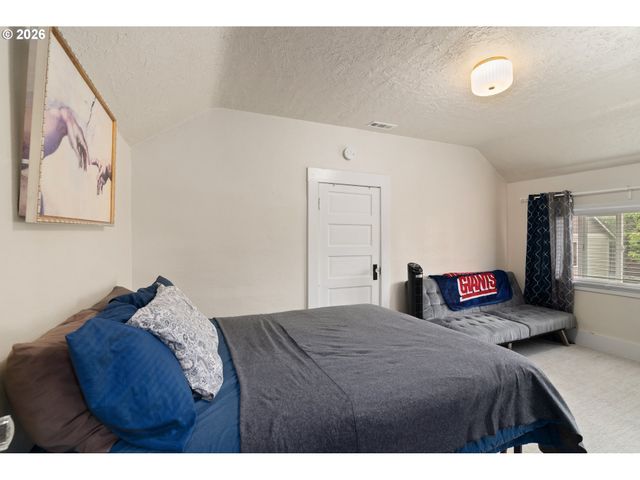 7521 N GLOUCESTER Ave N, Portland, OR 97203