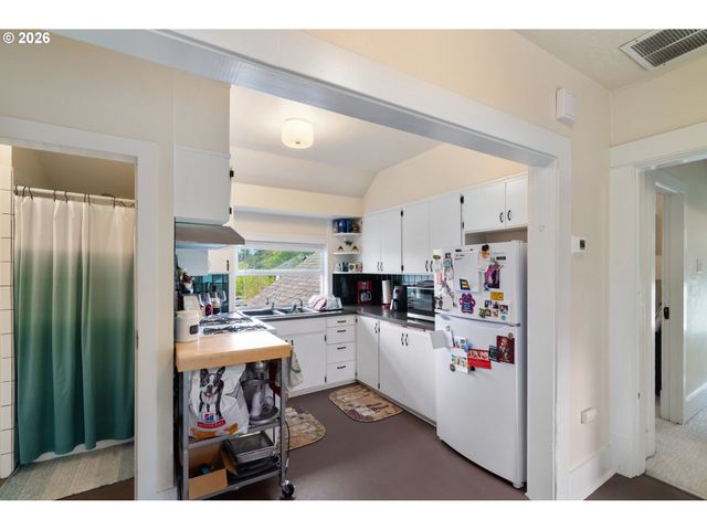7521 N GLOUCESTER Ave N, Portland, OR 97203