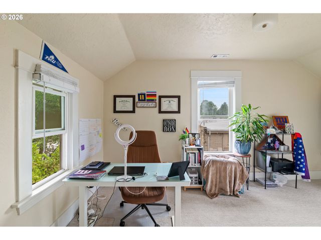 7521 N GLOUCESTER Ave N, Portland, OR 97203