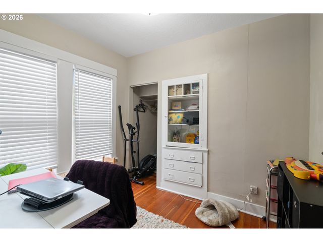 7521 N GLOUCESTER Ave N, Portland, OR 97203