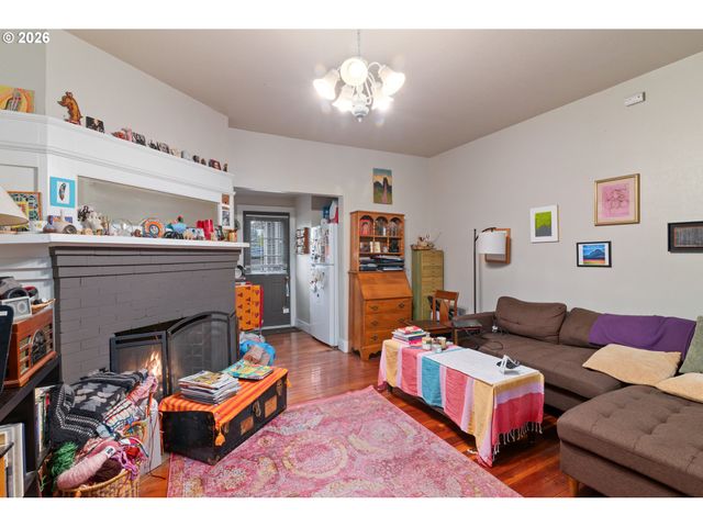 7521 N GLOUCESTER Ave N, Portland, OR 97203