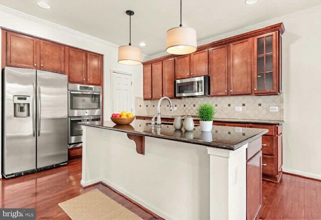 9939 LAKE JACKSON DR, Manassas, VA 20110