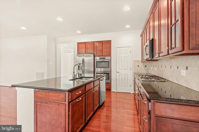 9939 LAKE JACKSON DR, Manassas, VA 20110