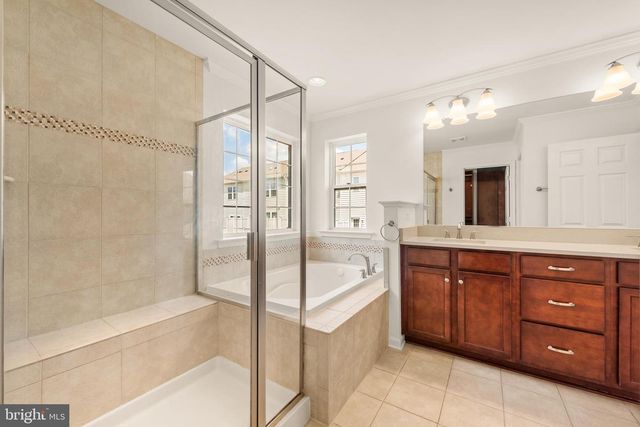 9939 LAKE JACKSON DR, Manassas, VA 20110