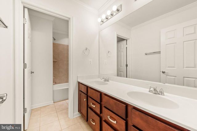 9939 LAKE JACKSON DR, Manassas, VA 20110