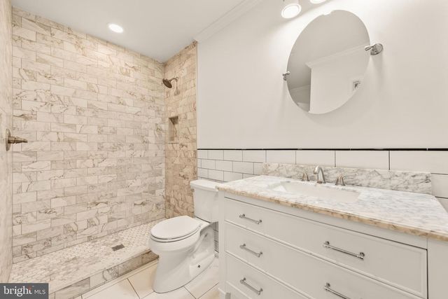 9939 LAKE JACKSON DR, Manassas, VA 20110