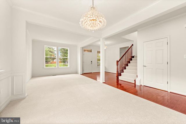 9939 LAKE JACKSON DR, Manassas, VA 20110