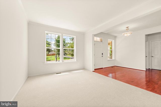 9939 LAKE JACKSON DR, Manassas, VA 20110