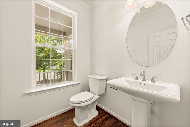 9939 LAKE JACKSON DR, Manassas, VA 20110