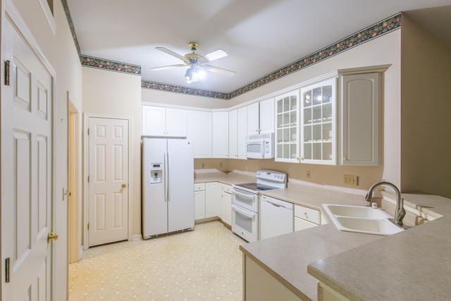 5571 Carolina Way, Burlington, KY 41005