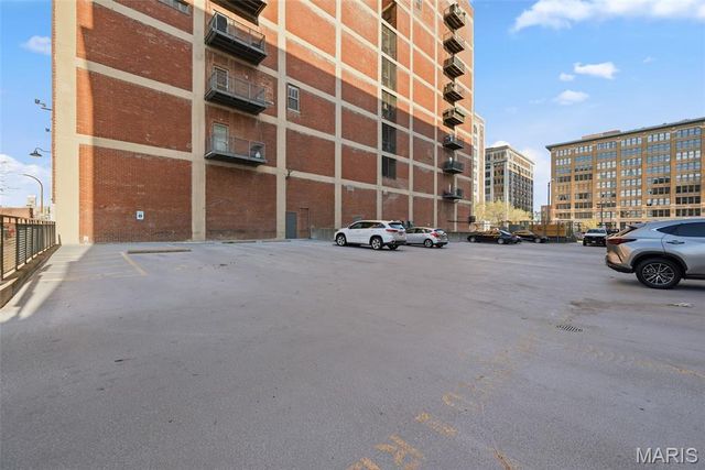 1627 Locust Street 305, St Louis, MO 63103