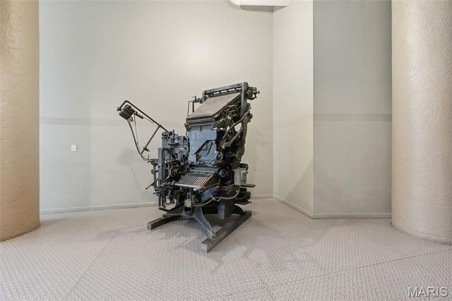 1627 Locust Street 305, St Louis, MO 63103