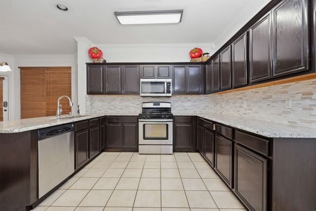 3415 Carnation Court, Grand Prairie, TX 75052