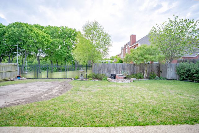 3415 Carnation Court, Grand Prairie, TX 75052