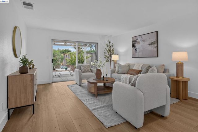 3813 Stone Pointe Way, Pleasanton, CA 94588