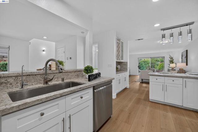3813 Stone Pointe Way, Pleasanton, CA 94588