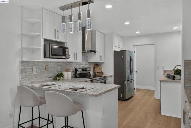 3813 Stone Pointe Way, Pleasanton, CA 94588
