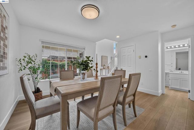 3813 Stone Pointe Way, Pleasanton, CA 94588