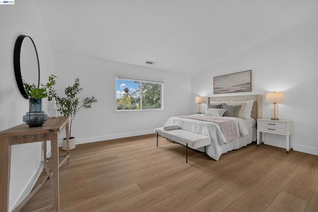 3813 Stone Pointe Way, Pleasanton, CA 94588