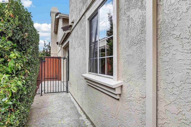 3813 Stone Pointe Way, Pleasanton, CA 94588