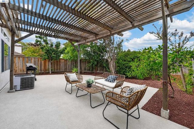 3813 Stone Pointe Way, Pleasanton, CA 94588