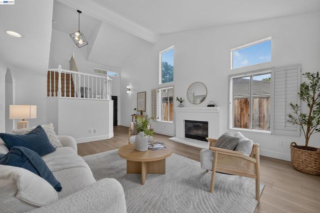 3813 Stone Pointe Way, Pleasanton, CA 94588