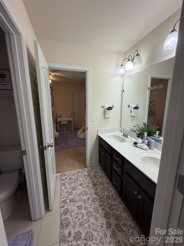 13430 Canterbury Castle Drive, Charlotte, NC 28273