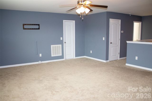 13430 Canterbury Castle Drive, Charlotte, NC 28273