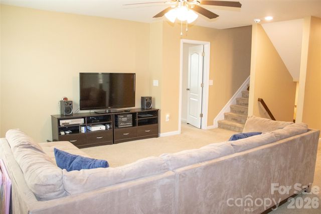 13430 Canterbury Castle Drive, Charlotte, NC 28273