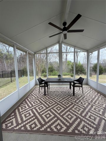 13430 Canterbury Castle Drive, Charlotte, NC 28273