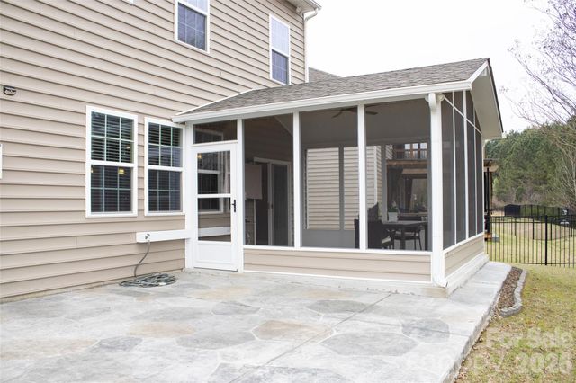 13430 Canterbury Castle Drive, Charlotte, NC 28273