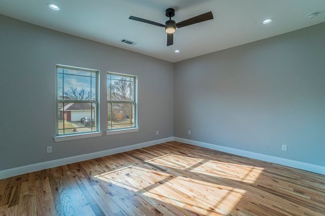 8319 Deep Green Drive, Dallas, TX 75249