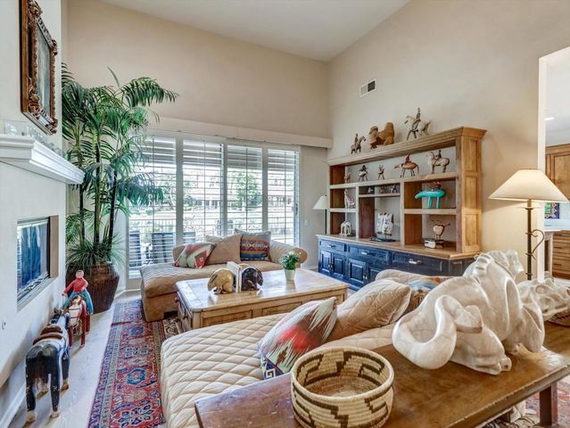 19 Lake Shore Drive, Rancho Mirage, CA 92270