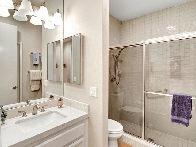 19 Lake Shore Drive, Rancho Mirage, CA 92270