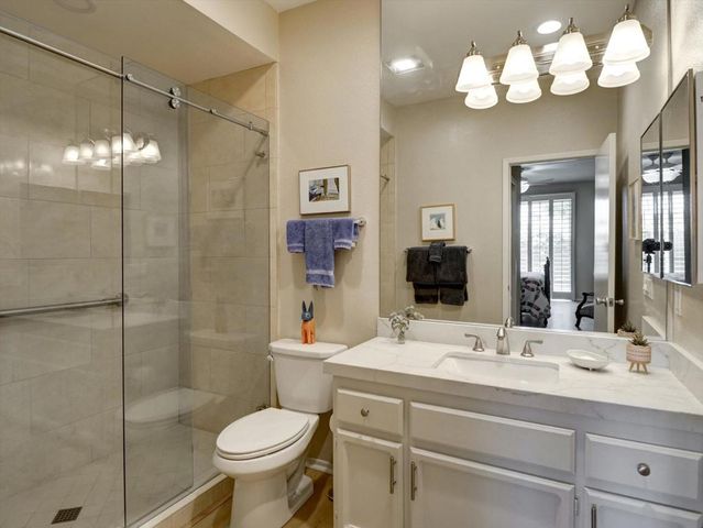 19 Lake Shore Drive, Rancho Mirage, CA 92270