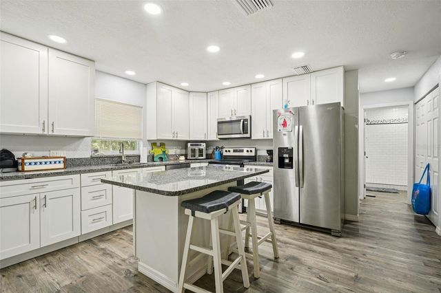 217 S TUCK POINT, Inverness, FL 34450