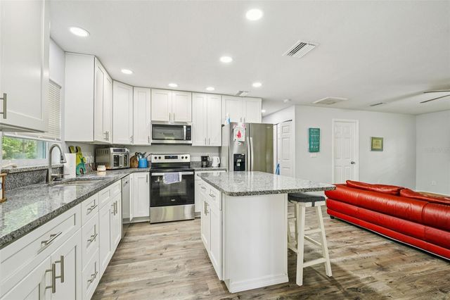 217 S TUCK POINT, Inverness, FL 34450