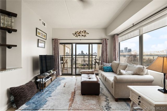 1 Riverpointe Plaza 406, Jeffersonville, IN 47130