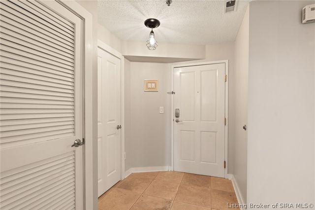 1 Riverpointe Plaza 406, Jeffersonville, IN 47130