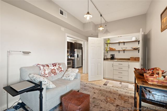 1 Riverpointe Plaza 406, Jeffersonville, IN 47130