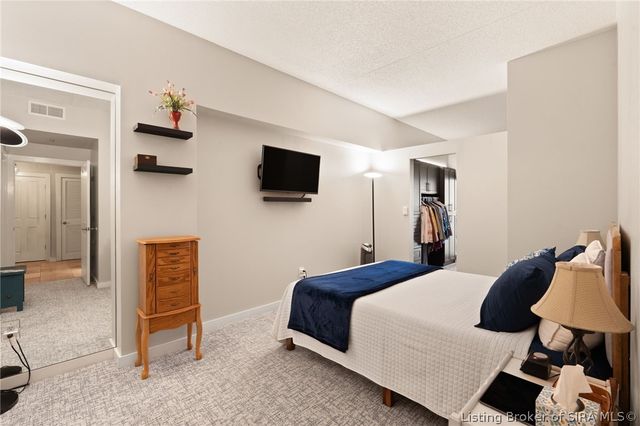 1 Riverpointe Plaza 406, Jeffersonville, IN 47130