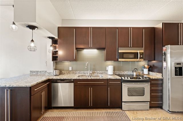 1 Riverpointe Plaza 406, Jeffersonville, IN 47130