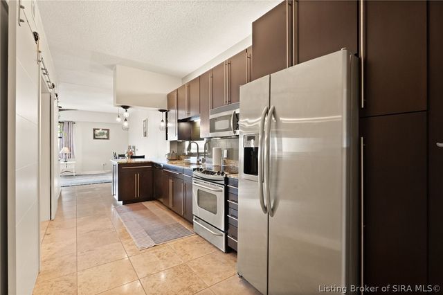 1 Riverpointe Plaza 406, Jeffersonville, IN 47130