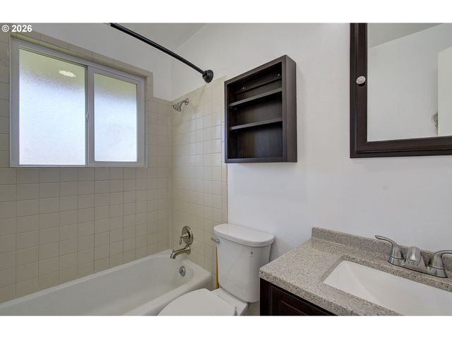 406 N MORRISON Rd Ne, Vancouver, WA 98664