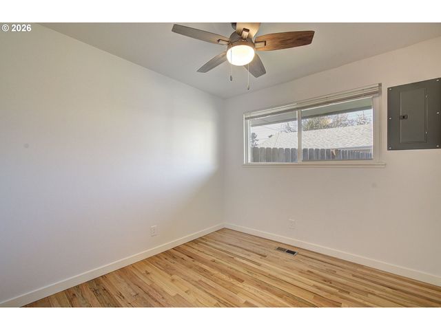 406 N MORRISON Rd Ne, Vancouver, WA 98664