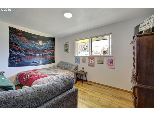 406 N MORRISON Rd Ne, Vancouver, WA 98664